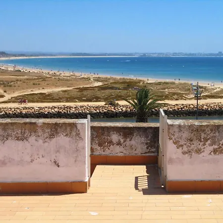 Ema'S Beach And Nightlife House *