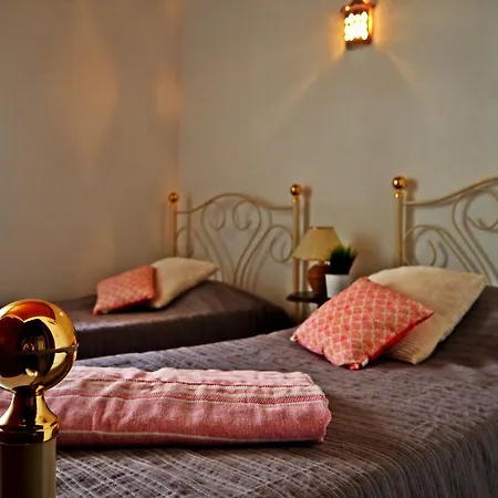 Ema'S Beach And Nightlife House Apartment