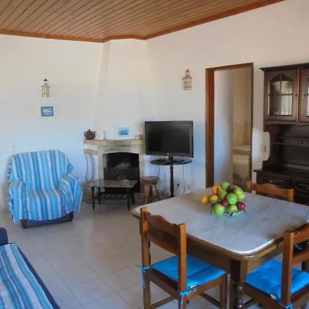 Ema's And Nightlife House Lagos