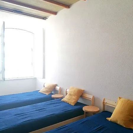 Ema's And Nightlife House