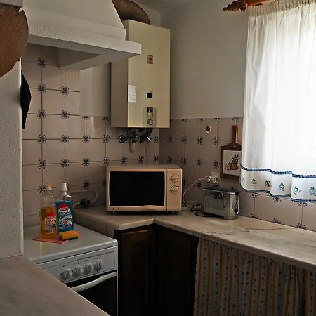 Ema's And Nightlife House Lagos