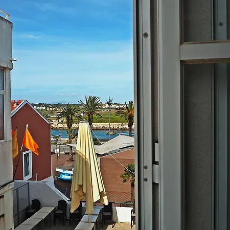 Ema's And Nightlife House Lagos